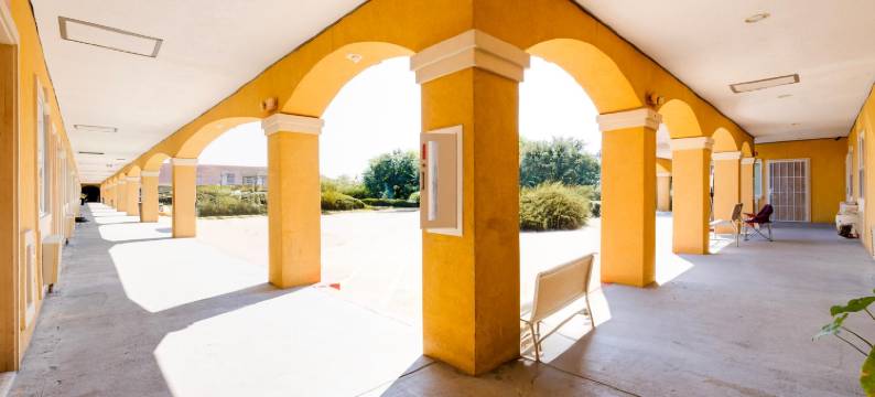 Capital O Deluxe Inn Channelview Houston I-10图片