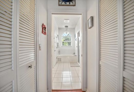 Boaters Dream Pool Spa Dock Walking Biking Hotel Overview