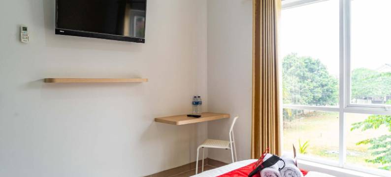 红多兹Plus酒店-近特拉斯科塔3号(RedDoorz Plus Near Teras Kota 3)图片