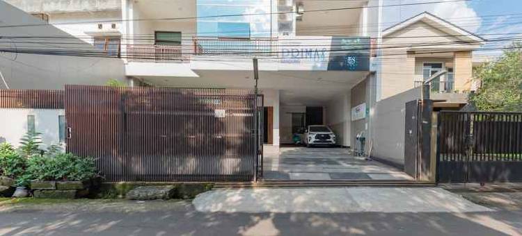 红门酒店-近基亚拉阿尔塔公园(Reddoorz Near Kiara Artha Park)图片