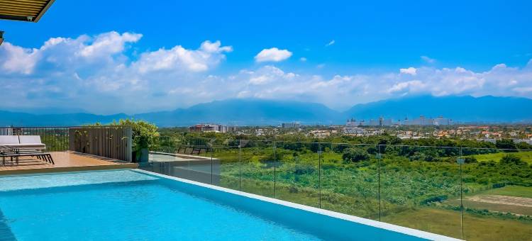 靠近海洋的五楼公寓，带无边际屋顶泳池、阳台、洗衣机/烘干机(5th-floor apt Near the Ocean With Infinity Rooftop Pool, Balcony, Washer/dryer)图片