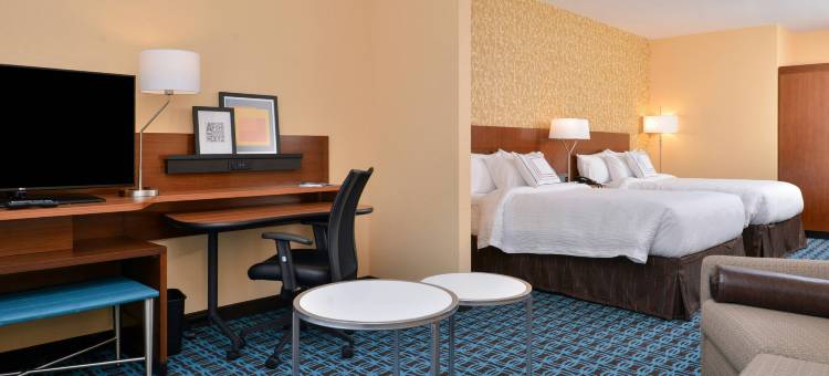 沃伦斯堡万枫酒店及套房(Fairfield Inn & Suites Warrensburg)图片