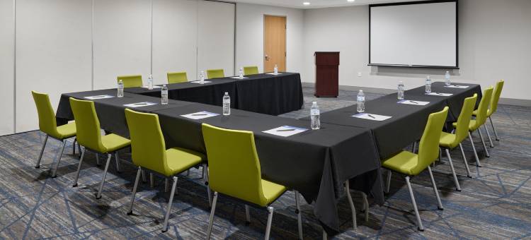 Holiday Inn Express 村西(Holiday Inn Express KANSAS CITY - AT THE LEGENDS by IHG)图片