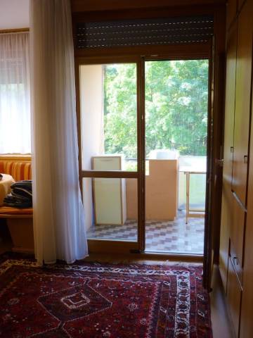 梅兰开放式客房 - 附共享游泳池及设备完善阳台 - 近滑雪场(Studio in Meran, with Shared Pool and Furnished Balcony Near the Slopes)