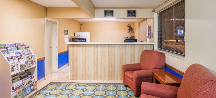 本德Travelodge by Wyndham(Travelodge by Wyndham Great Bend)图片