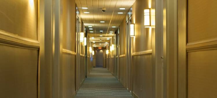 品质酒店及套房-皮埃尔·埃利奥特·特鲁多机场(Quality Inn & Suites PE Trudeau Airport)图片