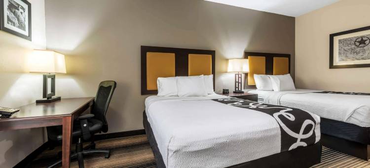 奥兰治拉昆塔温德姆套房酒店(La Quinta Inn & Suites by Wyndham Orange)图片