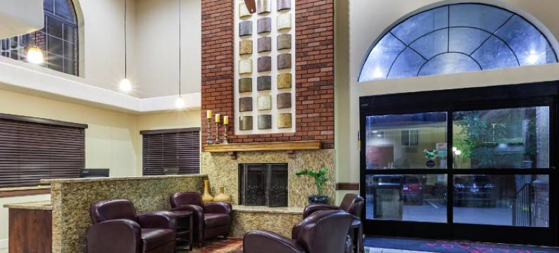 格林豪泰费拉格尔斯塔夫酒店(GreenTree Inn Flagstaff)图片