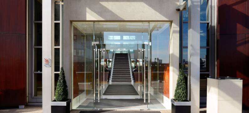 加那利滨江广场酒店(Canary Riverside Plaza Hotel)图片