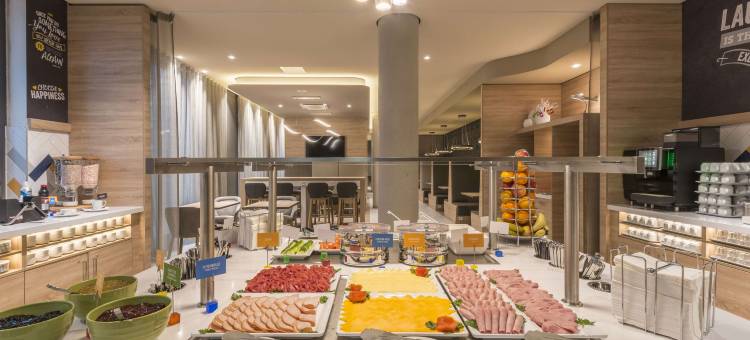 法兰克福机场希尔顿欢朋酒店(Hampton by Hilton Frankfurt Airport)图片