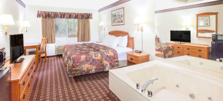 密歇根索尔特圣玛丽温德姆戴斯酒店(Days Inn by Wyndham Sault Ste Marie MI)图片