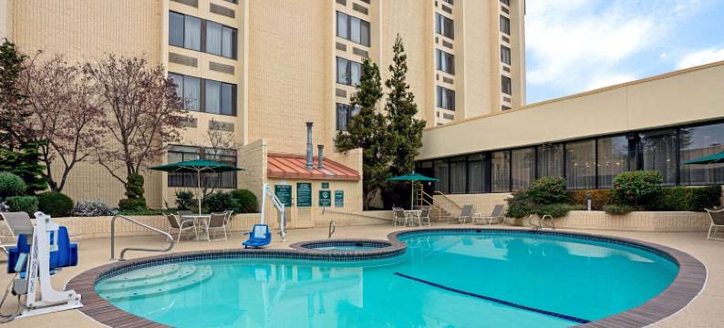 西雅图塔科马拉昆塔温德姆套房酒店(La Quinta Inn & Suites by Wyndham Tacoma - Seattle)图片