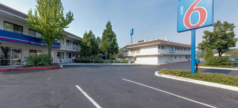 威德6号汽车旅馆 - 沙斯塔山(Motel 6 Weed, CA - Mount Shasta)图片