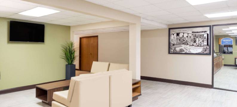 密苏里查尔斯顿/锡克斯顿东温德姆速8酒店(Super 8 by Wyndham Charleston/Sikeston East MO)图片
