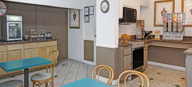 托伦斯豪生酒店(Howard Johnson by Wyndham Torrance)图片