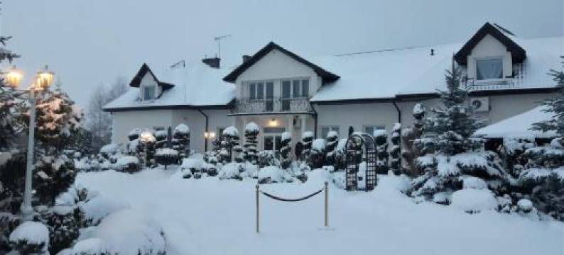 科比尔茉莉花庄园酒店(Motel Jaśminowy Dworek Człekówka 67 B)图片