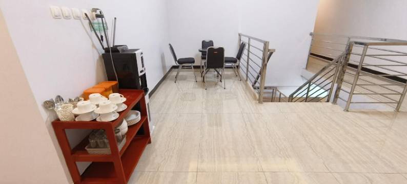 O酒店哈马劳伊斯兰旅馆靠近布罗莫岛步行桥(Hotel O Wisma Hamalau SyariahNearPulau Bromo Pedestrian Bridge)图片