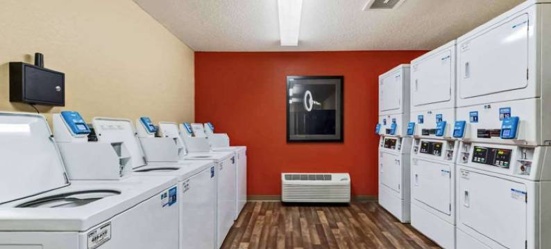 明尼阿波利斯布卢明顿郊区公寓(Suburban Studios Minneapolis Bloomington)图片