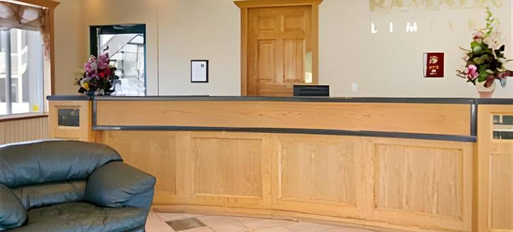 魁斯内尔温德姆华美达酒店(Ramada by Wyndham Quesnel)图片