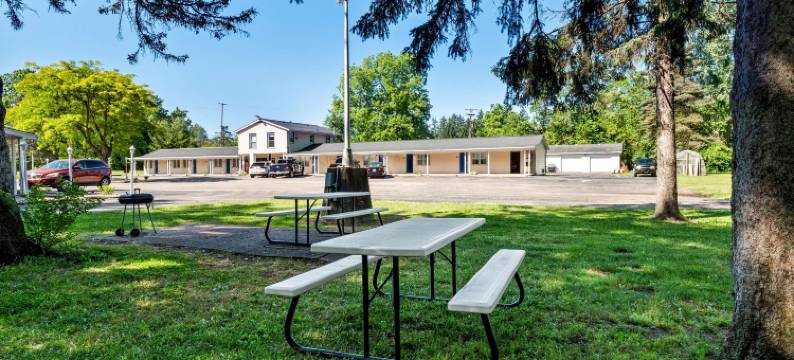 琼斯维尔希尔斯代尔美洲最佳价值酒店(Americas Best Value Inn-Jonesville/Hillsdale)图片