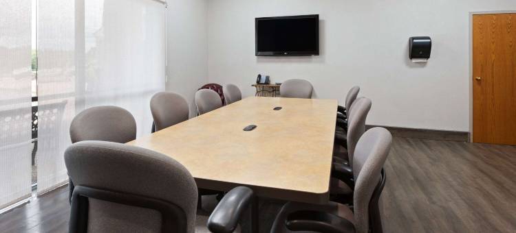 温德姆法明顿贝蒙特酒店(Baymont Inn and Suites by Wyndham Farmington, MO)图片