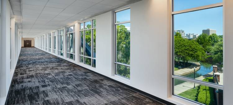 亨茨维尔希尔顿安泊水疗酒店(Embassy Suites by Hilton Huntsville)图片