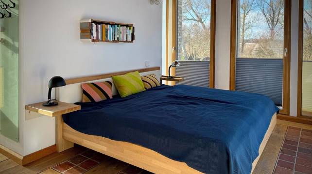 House on the lakeshore with 360 ° view, with canoe, barely frequented swimming area