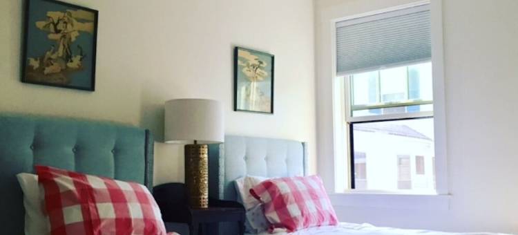 3500 SF Original School transformed into an artful,  gorgeous village home, yard图片