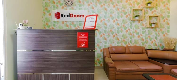 红多兹伊斯兰酒店-近武吉丁宜2号钟楼(RedDoorz Syariah Near Jam Gadang Bukittinggi 2)图片