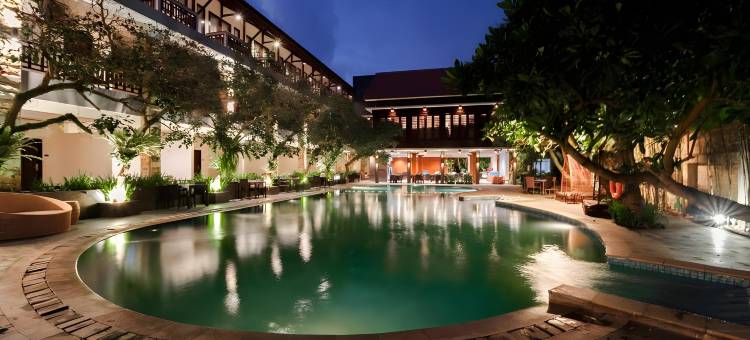 苏里亚肯卡纳海边酒店(Surya Kencana Seaside Hotel)图片