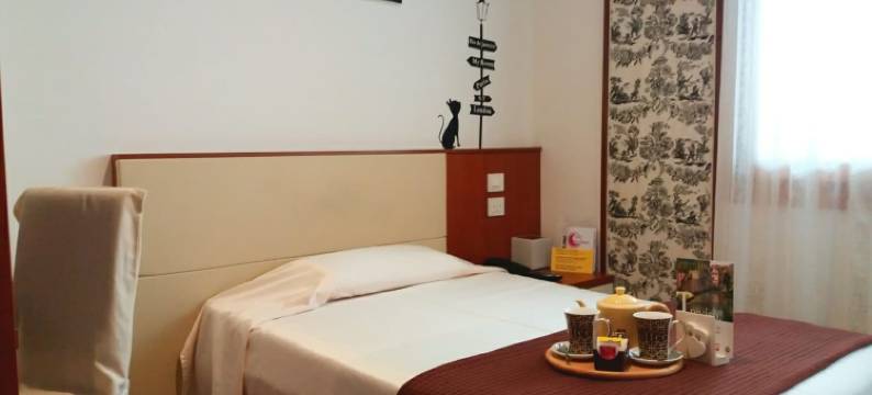 梅萨露娜酒店(Hotel Mezzaluna)图片