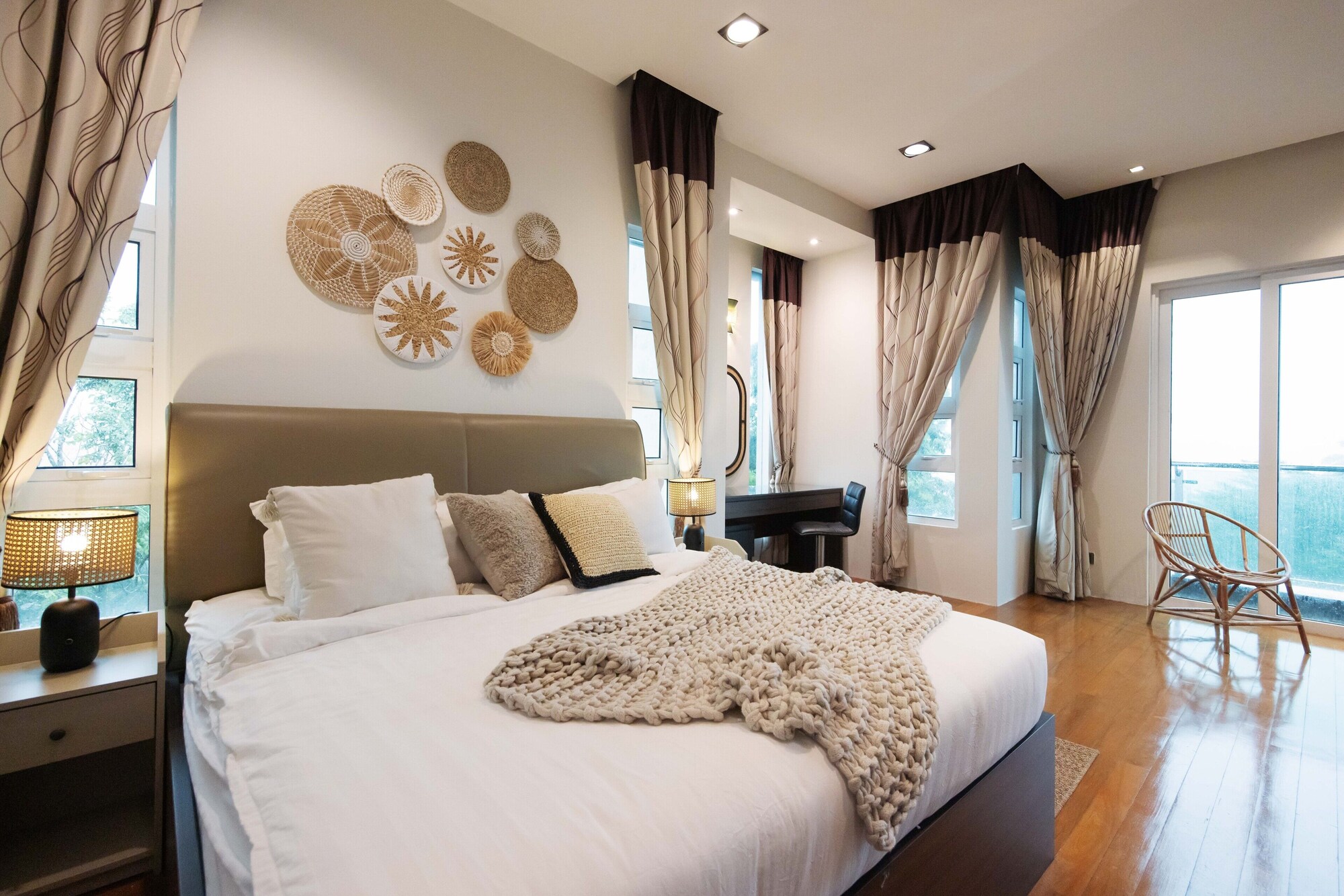 42Pax: 13BR Thai Villa | Luxury Vacation @ PJOver view