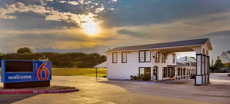 布赖恩大学城6号汽车旅馆(Motel 6 Bryan, TX - College Station)图片