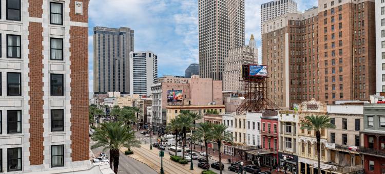 梅费尔两卧室公寓 | Canal Street景观，距波旁街2个街区(2BR Canal St View 2 Blocks to Bourbon St | The Mayfair)图片