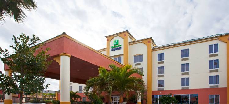智选假日套房酒店可可比奇海滩(Holiday Inn Express & Suites Cocoa Beach)图片
