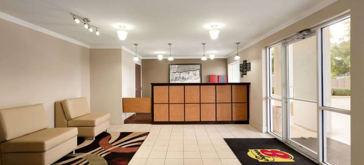 查尔斯湖东北速8酒店(Super 8 by Wyndham Lake Charles Northeast)图片