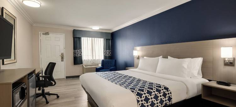 凯艺酒店-莱克埃尔西诺15号州际公路(Quality Inn Lake Elsinore I-15)图片
