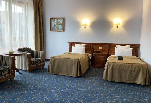 Hotel RussiaHotel Overview