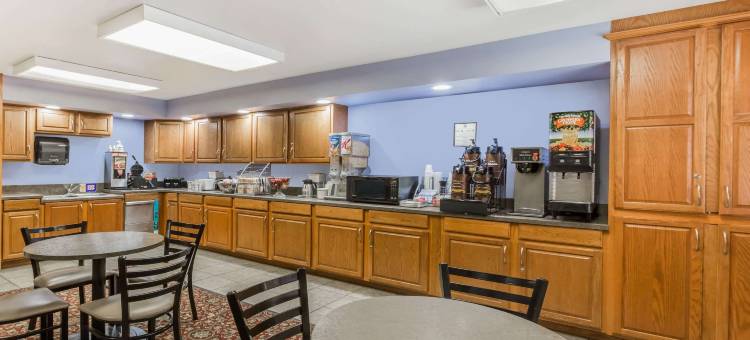 曼哈顿温德姆速8酒店(Super 8 by Wyndham Manhattan KS)图片