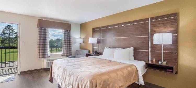 品质酒店及套房萨福克西(Quality Inn & Suites)图片