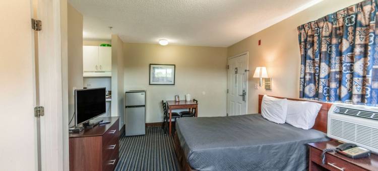 北卡罗莱纳格林斯伯勒 6 号开放式公寓酒店 - I-40(Studio 6 Greensboro, NC - I-40)图片