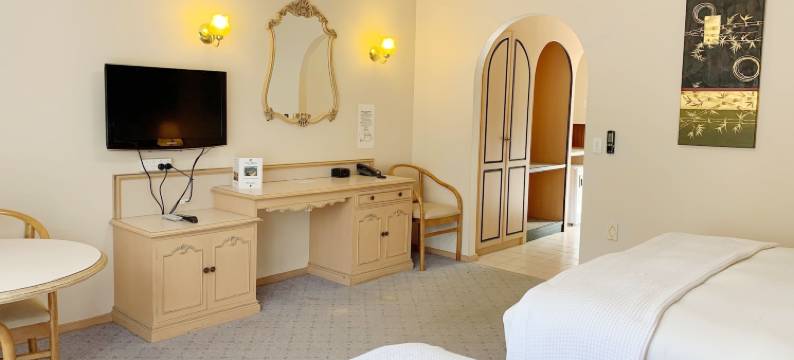 COUNTRY PLAZA 霍尔斯山谷国家广场大厅间隙(Country Plaza Halls Gap)图片