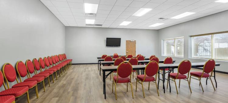 蒙特雷I-40品质套房酒店(Quality Inn & Suites Monterey I-40)图片