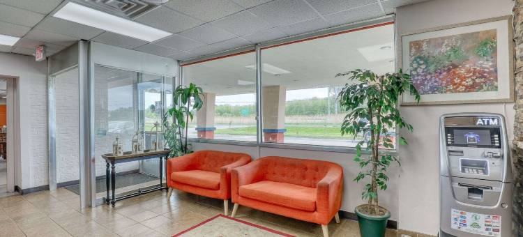 尼纳-阿普尔顿郊区开间(Suburban Studios Neenah-Appleton)图片