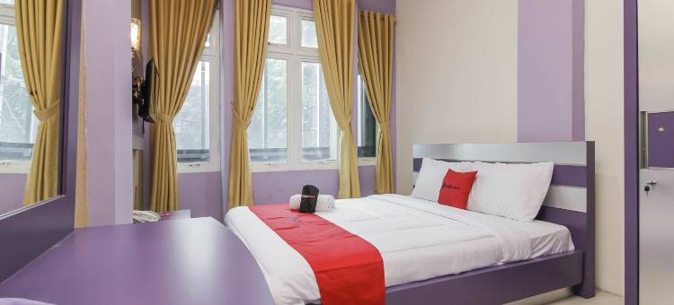 红门Plus酒店-近斯塔逊贝卡斯(RedDoorz Plus Near Stasiun Bekasi)图片