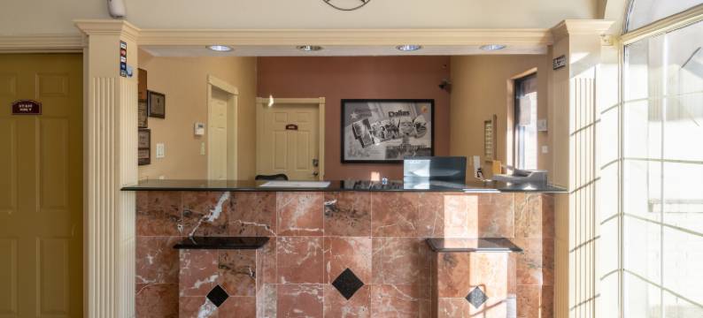 达拉斯东速8酒店(Super 8 Dallas East Near Fair Park Downtown)图片