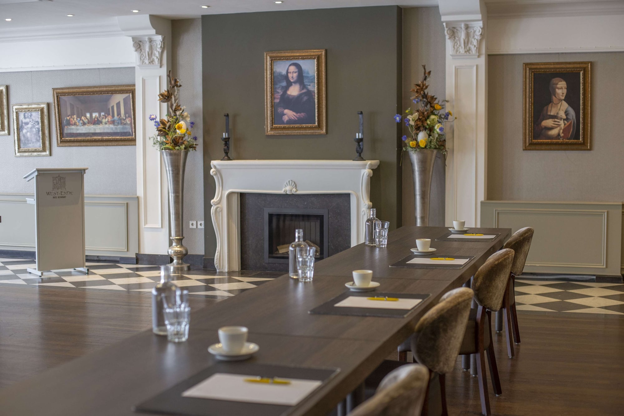 Golden Tulip West Ende Over view