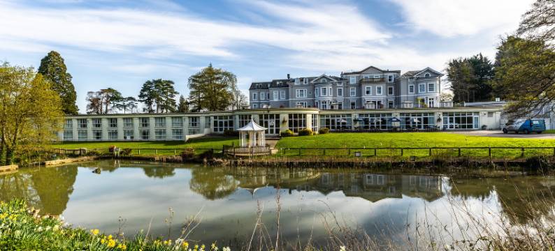 查尔顿汉姆希尔顿逸林酒店(DoubleTree by Hilton Cheltenham-Cotswolds)图片