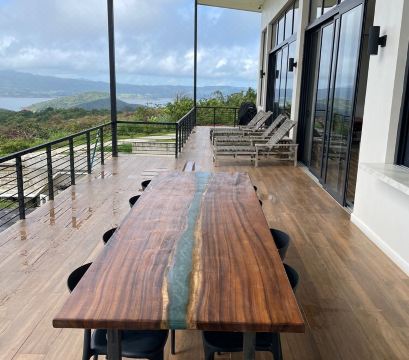 Casa Tres Vistas: Arenal Volcano & Lake Views, Hot Tub, Pool Table, Sleeps 8Hotel Overview