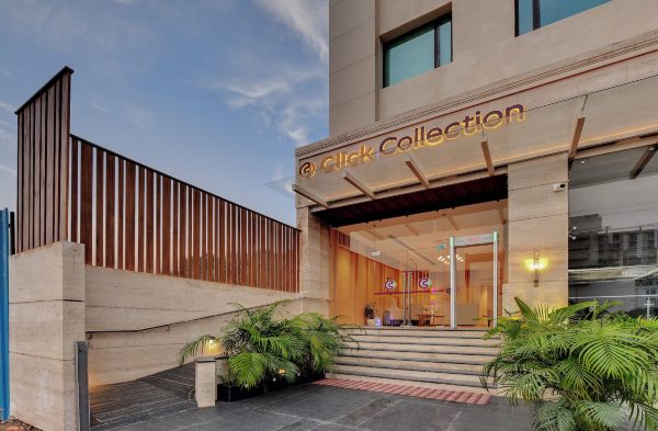 Click Collection Lucknow Hotel Overview